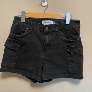 Refuge Denim Black Cargo Jean Shorts Women’s Size 7
